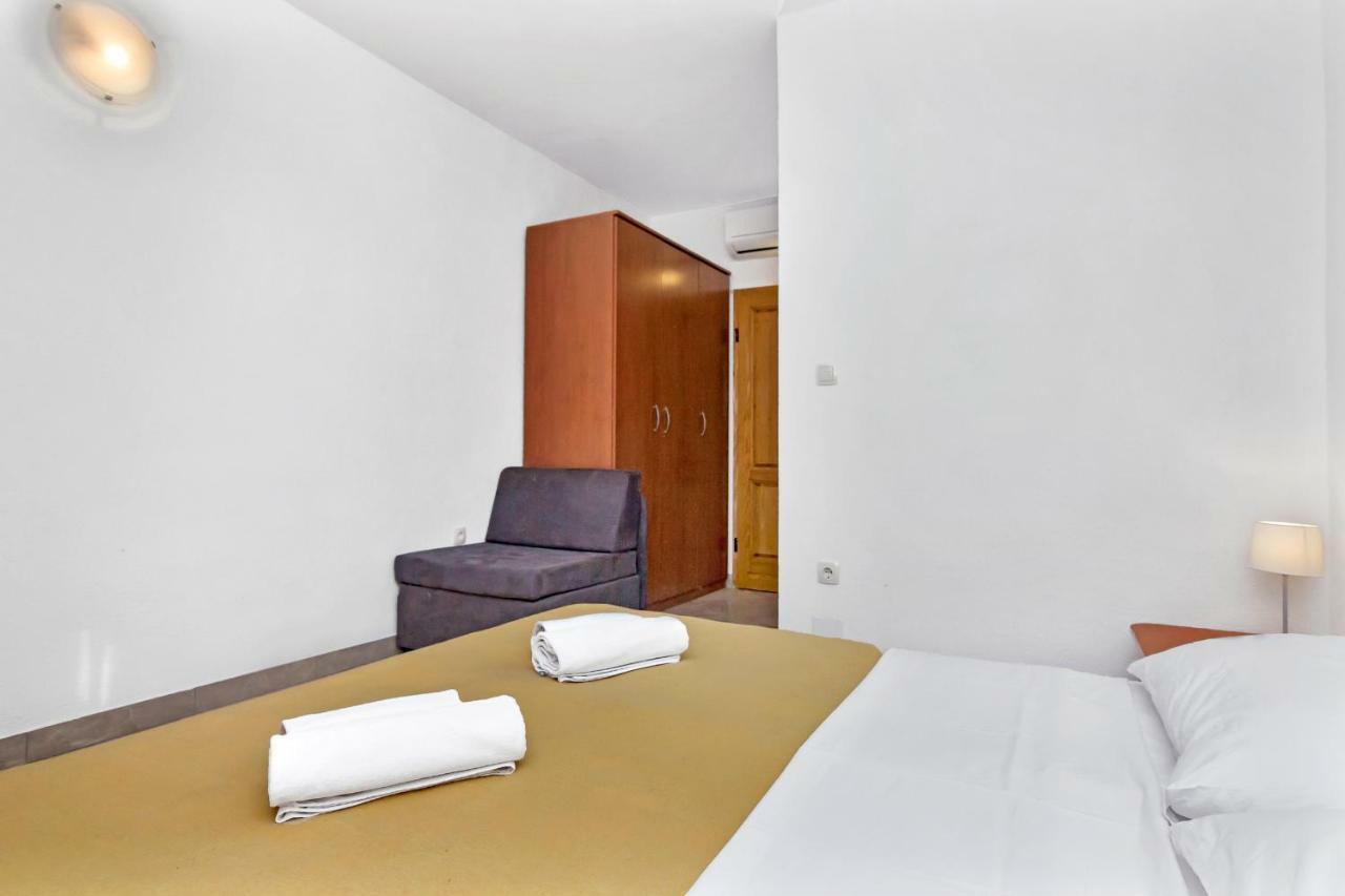 Apartmani Nikola Zastražišće Extérieur photo