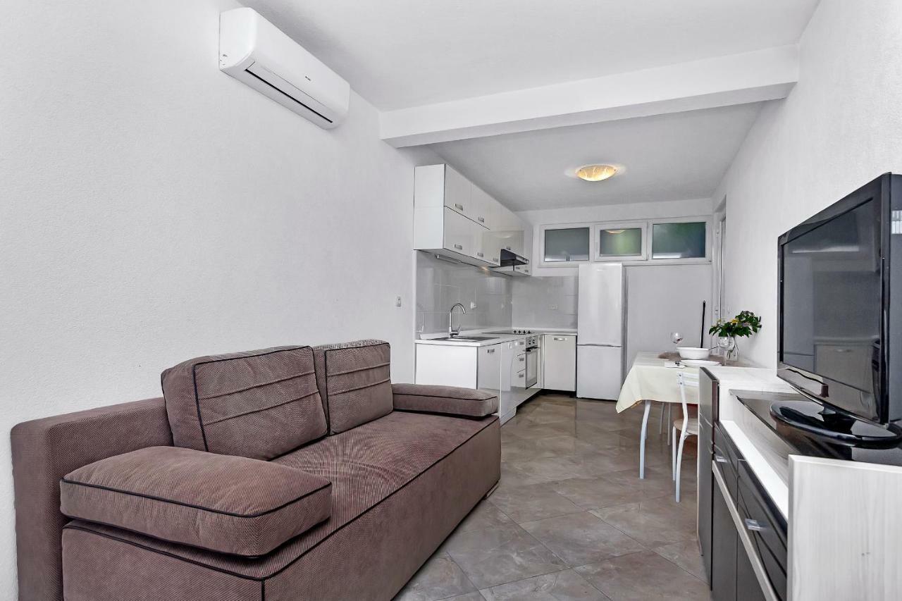 Apartmani Nikola Zastražišće Extérieur photo