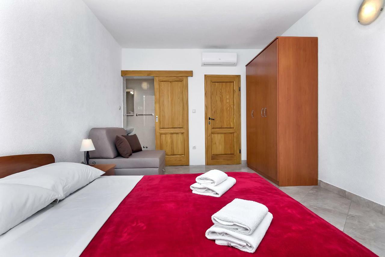 Apartmani Nikola Zastražišće Extérieur photo