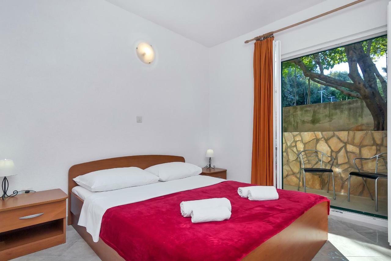 Apartmani Nikola Zastražišće Extérieur photo