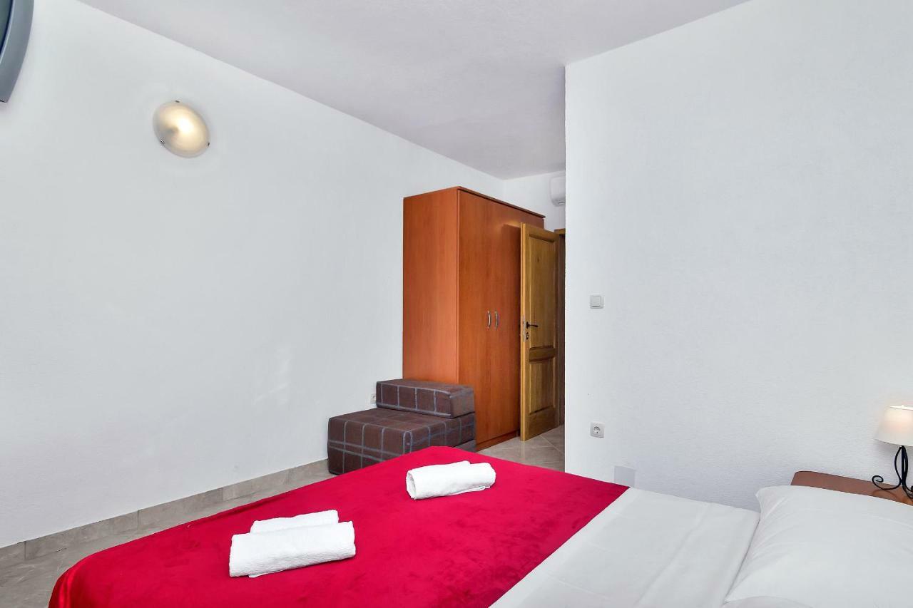 Apartmani Nikola Zastražišće Extérieur photo