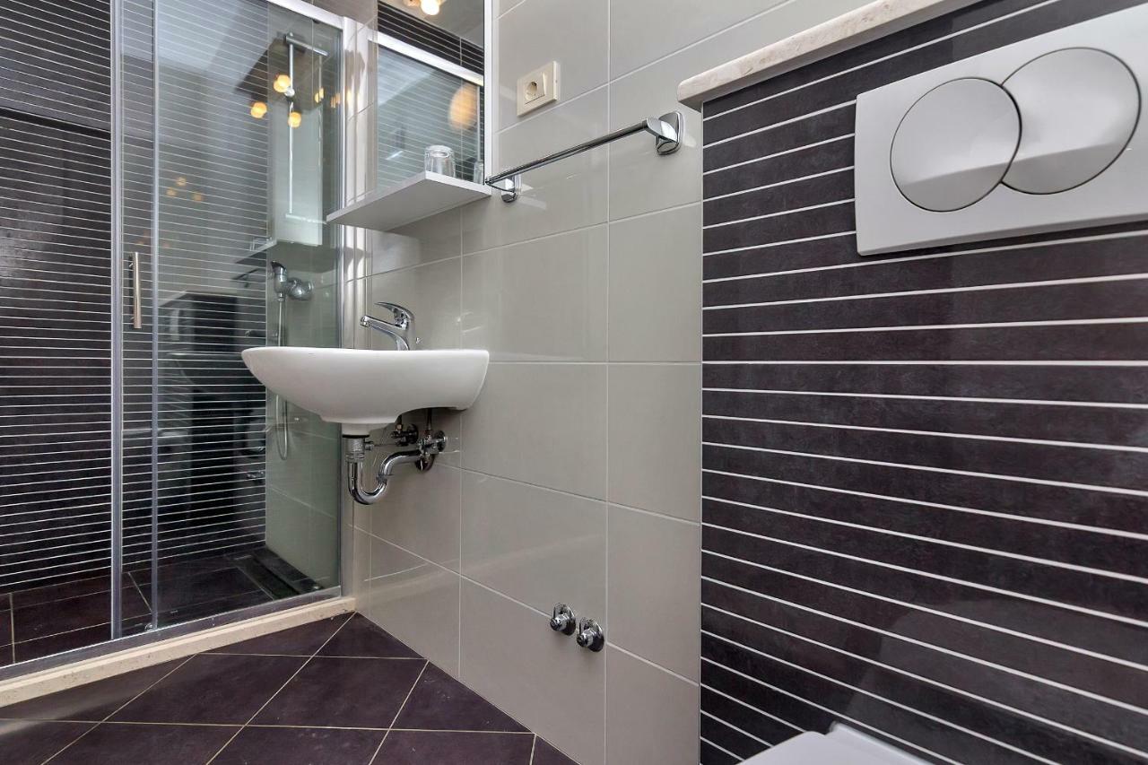 Apartmani Nikola Zastražišće Extérieur photo
