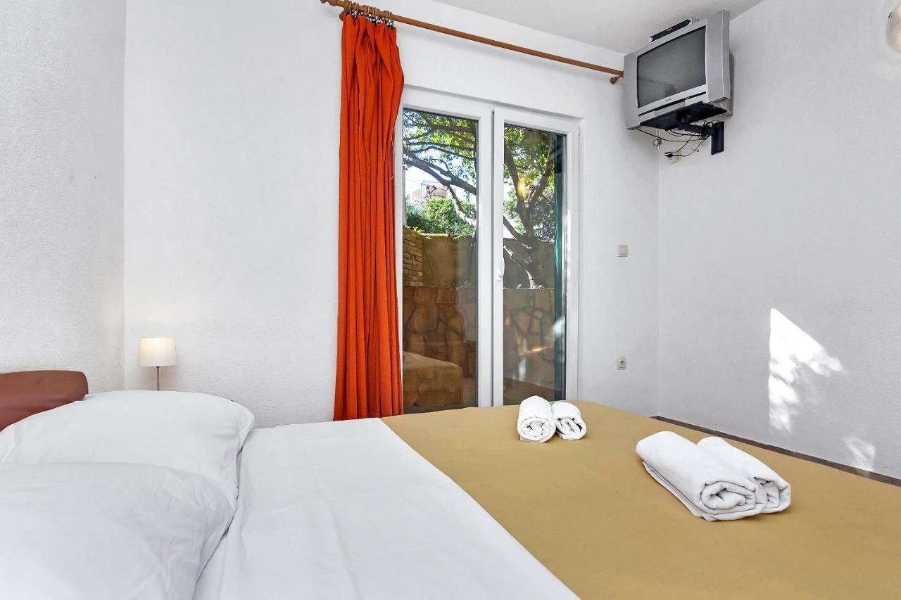 Apartmani Nikola Zastražišće Extérieur photo