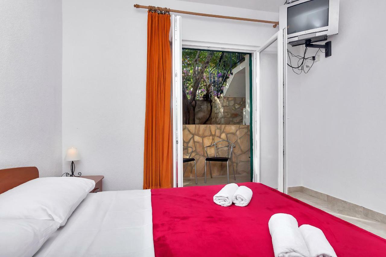 Apartmani Nikola Zastražišće Extérieur photo